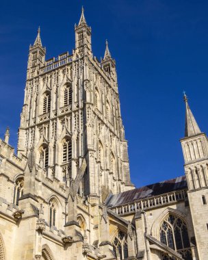 İngiltere 'nin Gloucester kentindeki tarihi Gloucester Katedrali manzarası..