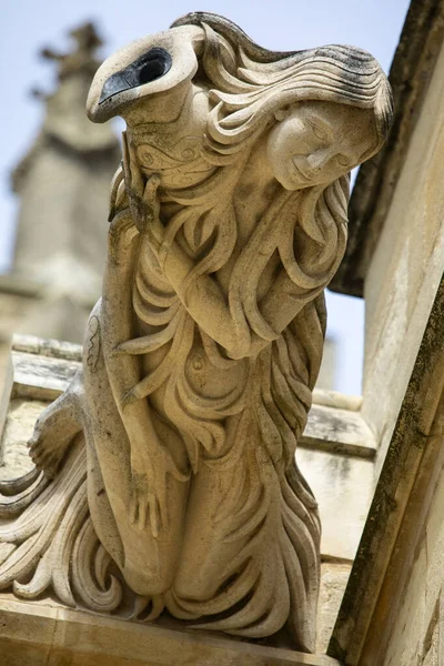 Detailní Záběr Zdobeného Krásně Vymodelovaného Chrliče Exteriéru Gloucesterovy Katedrály Městě — Stock fotografie