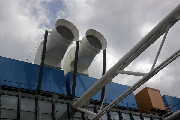 Teil Der Bauten Auf Der Oberen Terrasse Des Pompidou Zentrums — Stockfoto
