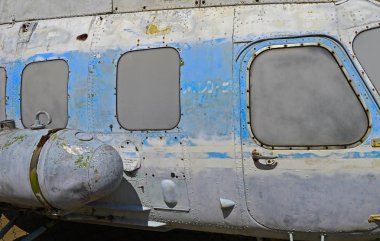 Eski bir Sovyet helikopteri Mi-2