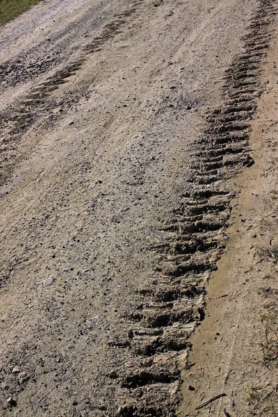 Pista de un tractor sobre orugas — Foto de Stock