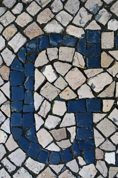 Португальский тротуар калькады в виде буквы G — стоковое фото