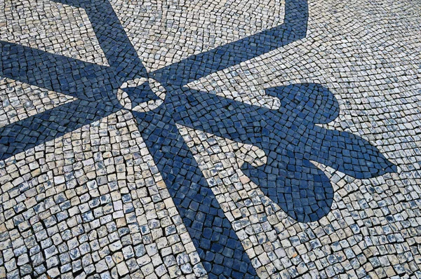 Traditionell portugisisk sten mosaik calcade — Stockfoto
