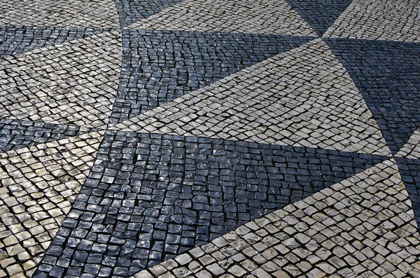 Bazalt ve kireç ile geleneksel Portekizce taş mozaik kalcade