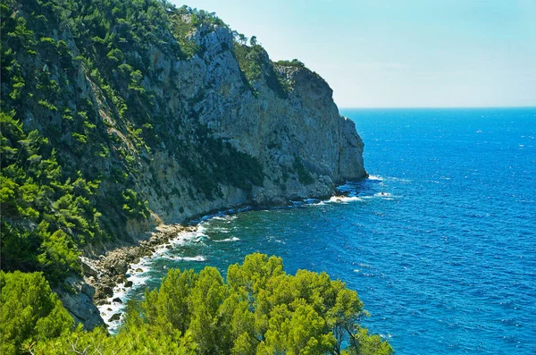 Ein Felsen Der Mittelmeerküste Nahe Der Stadt Saint Cyr Sur — Stockfoto