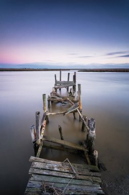 Geniş açılı manzara görüntüsünü Berg Nehri halicinin Güney Afrika West Coast üzerinde eski bir iskele