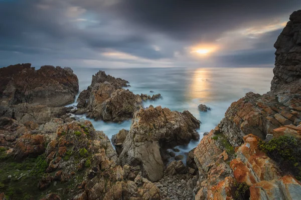 Vidvinkel Landskapet Bilden Klippformationer Och Indiska Oceanen Längs Garden Route — Stockfoto