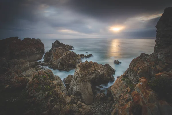 Vidvinkel Landskapet Bilden Klippformationer Och Indiska Oceanen Längs Garden Route — Stockfoto