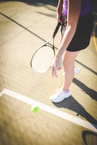 Imagen Cerca Una Jugadora Tenis Jugando Tenis Una Cancha Luz — Foto de Stock