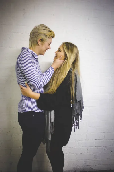 Nahaufnahme Eines Gleichgeschlechtlichen Weiblichen Lesbischen Paares — Stockfoto