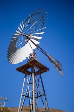 Yakın bir windpump görüntü kadar / windpomp / Güney Afrika'da büyük karoo bölgesinde