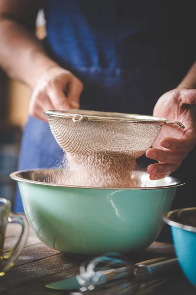 Lezzetli Bir Pasta Pişirmeye Birlikte Maddeler Eleme Bir Şef Görüntü — Stok fotoğraf