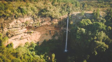 Geniş açı resim görkemli Lone Creek Falls Güney Afrika'daki Mpumalanga Sabie bölgesinde