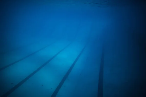 Weitwinkel Unterwasser Foto Einem Olympischen Schwimmbecken Mit Rennbahnen — Stockfoto