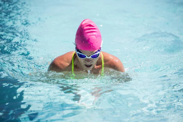 Nahaufnahme Bild Einer Schönen Schwimmerin Einem Schwimmbad Immer Bereit Zum — Stockfoto