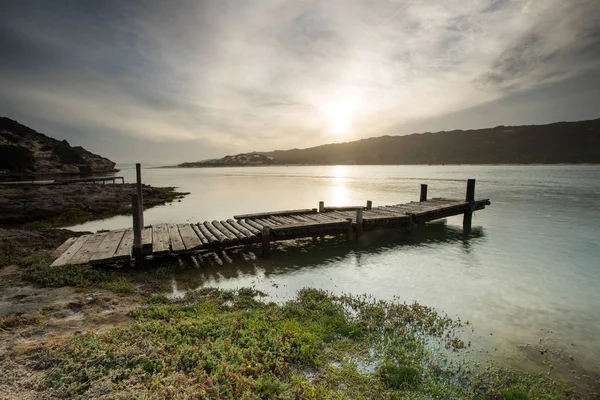 Image Paysage Grand Angle Une Ancienne Jetée Sur Estuaire — Photo