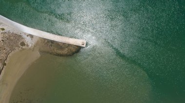 Güney Afrika'da Veldrift batı kıyısında kasaba üzerinde havadan görünümü