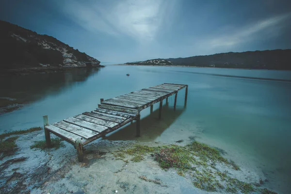 Image Paysage Grand Angle Une Ancienne Jetée Sur Estuaire — Photo