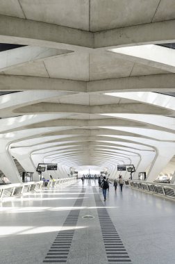 ünlü lyon Havaalanı tgv Tren İstasyonu modern mimarlık Simgesel Yapı iç Fransa