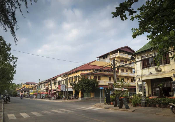 Eski Fransız Sömürge Mimarisi Binalar Kampot Şehir Sokakta Kamboçya — Stok fotoğraf