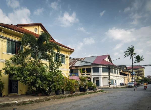 Eski Fransız Sömürge Mimarisi Binalar Kampot Şehir Sokakta Kamboçya — Stok fotoğraf