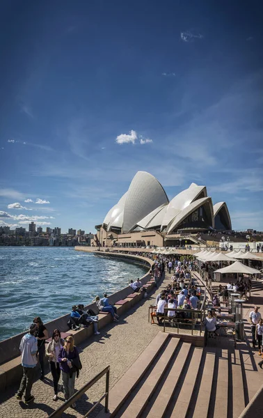 Sydney Opera House Und Hafenpromenade Outdoor Cafés Australien Sonnigen Tagen — Stockfoto