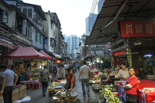 厦门市中心当地食品市场购物区街 — 图库照片