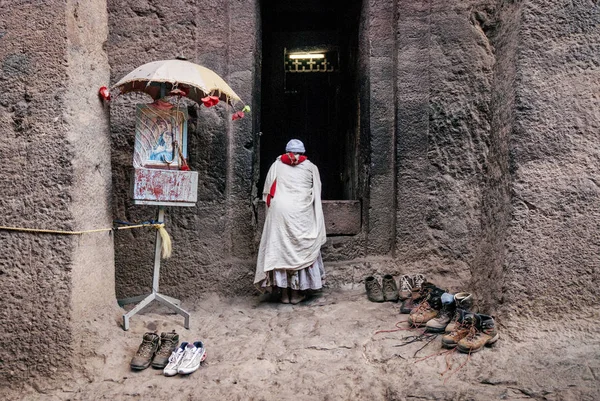 ラリベラ エチオピアの有名な古代エチオピア正教会キリスト教の岩岩窟教会 — ストック写真