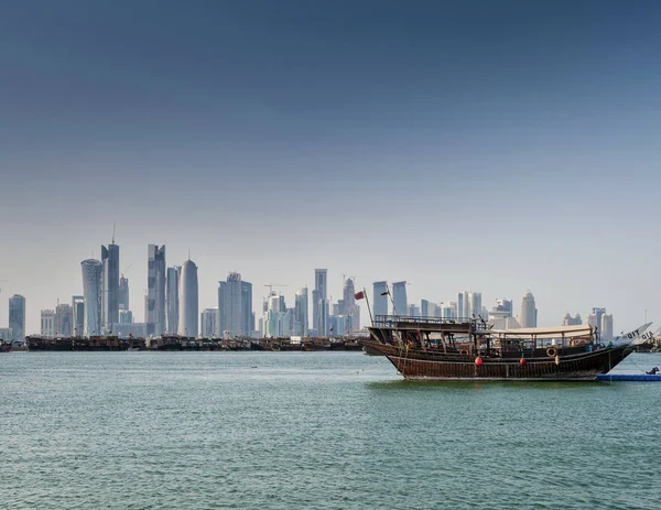Doha City Skyscrapers Urban Skyline View Dhow Boat Qatar — Stock Photo, Image