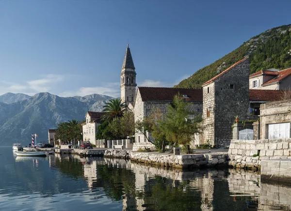 Perast Tradicional Balkan Pueblo Montaña Paisaje Por Kotor Bahía Montenegro —  Fotos de Stock