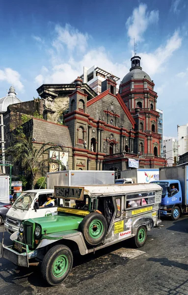 Jeepney Bus Busy Traffic Congested Streets Central Urban Manila City — стоковое фото