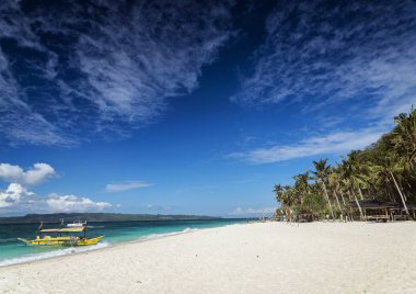 geleneksel filipino Asya feribot taksi tur tekneleri puka üzerinde plaj tropikal içinde boracay Filipinler