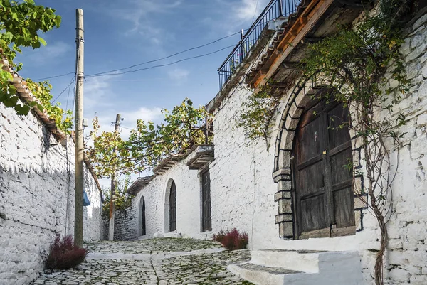 Brukowanej Uliczce Starym Mieście Berat Albania — Zdjęcie stockowe