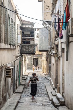 Bakü şehir eski şehir cadde görünümü, Azerbaycan