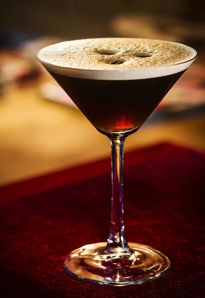 Café Espresso Creme Martini Coquetel Bebida Vidro Dentro Bar Aconchegante — Fotografia de Stock