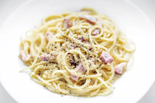 Spaghetti Pasta Carbonara Bacon Ham Cream Kampot Pepper Dish — Stock Photo, Image