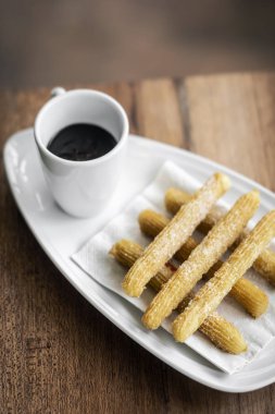 con churros çikolata geleneksel İspanyol tatlı kahvaltı seti 