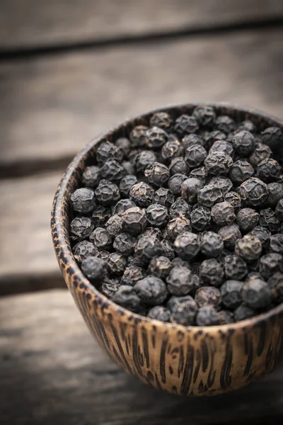 Grano de pimiento negro seco kampot orgánico en cambodia — Foto de Stock