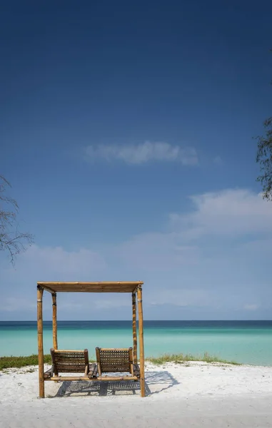 Larga playa en el paraíso tropical koh rong isla cambodia —  Fotos de Stock