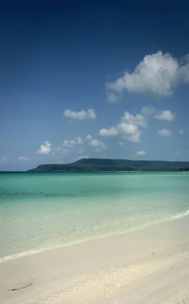 Langer Strand im tropischen Paradies Koh Rong Insel Kambodscha — Stockfoto