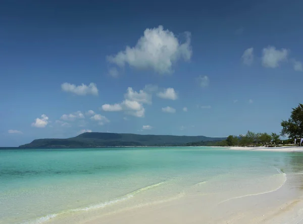 Lunga spiaggia in paradiso tropicale koh rong isola cambogia — Foto Stock