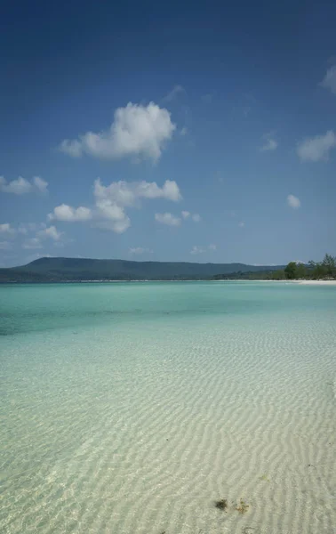 Lång strand i tropiska paradiset Koh Rong Island Kambodja — Stockfoto