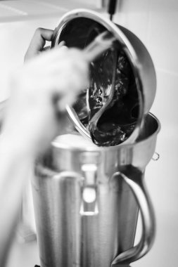 mutfak interio modern ekipman ile gelato dondurma yapma