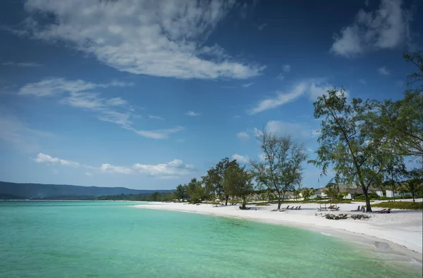 Playa paradisíaca en koh rong isla cerca de sihanoukville cambodia co — Foto de Stock