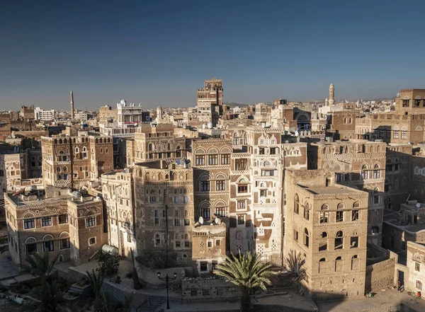 Vista de sanaa ciudad vieja ciudad arquitectura skyline en yemen —  Fotos de Stock