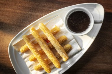 con churros çikolata geleneksel İspanyol tatlı kahvaltı seti 