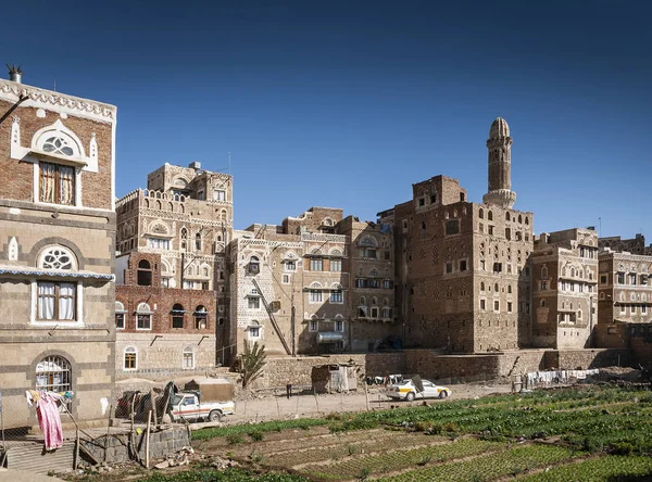 Traditionele architectuur gebouwen uitzicht in de oude stad van SANAA — Stockfoto