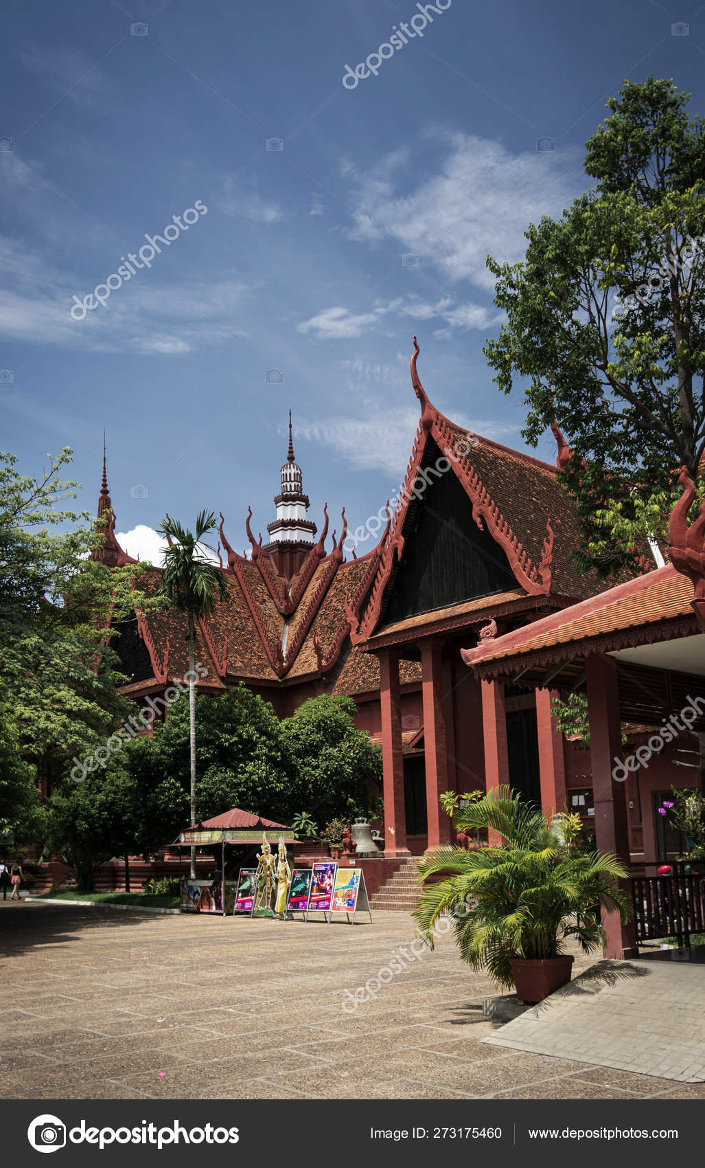 国家博物馆地标建筑外墙在金边市柬埔寨—— 库存社论照片© jackmalipan #273175460