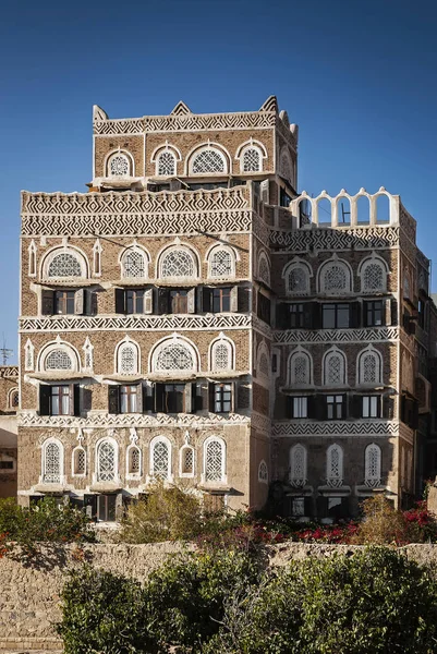 Traditionella arkitektur byggnader utsikt i Sanaa City Old Town i Jemen — Stockfoto