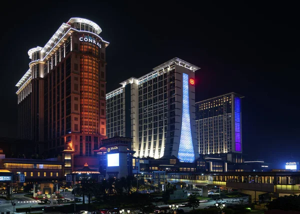 Utsikt över Cotai Strip Casino resorts i Macau City på natten — Stockfoto